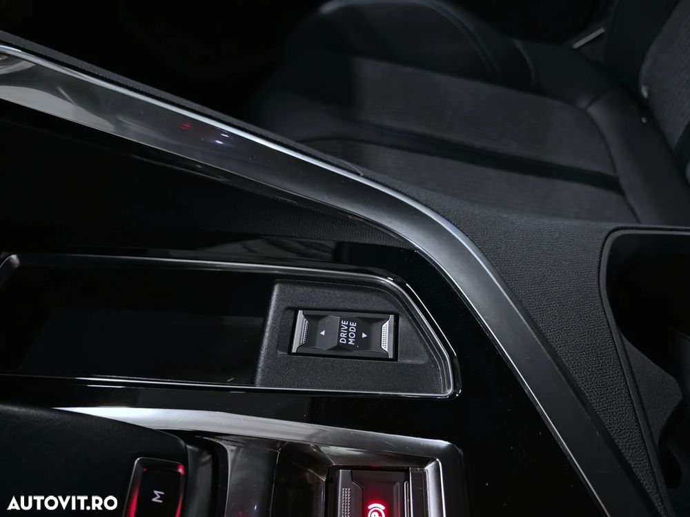 Peugeot 3008 1.2 PureTech 130 EAT8 Allure Pack - 28