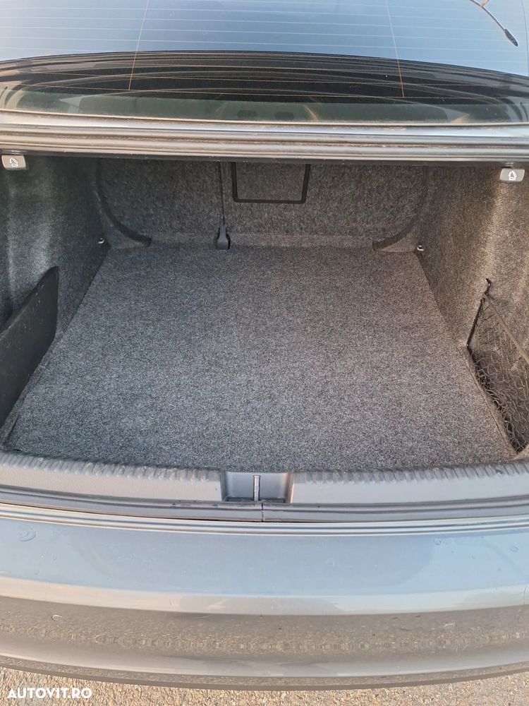 Volkswagen Jetta - 18