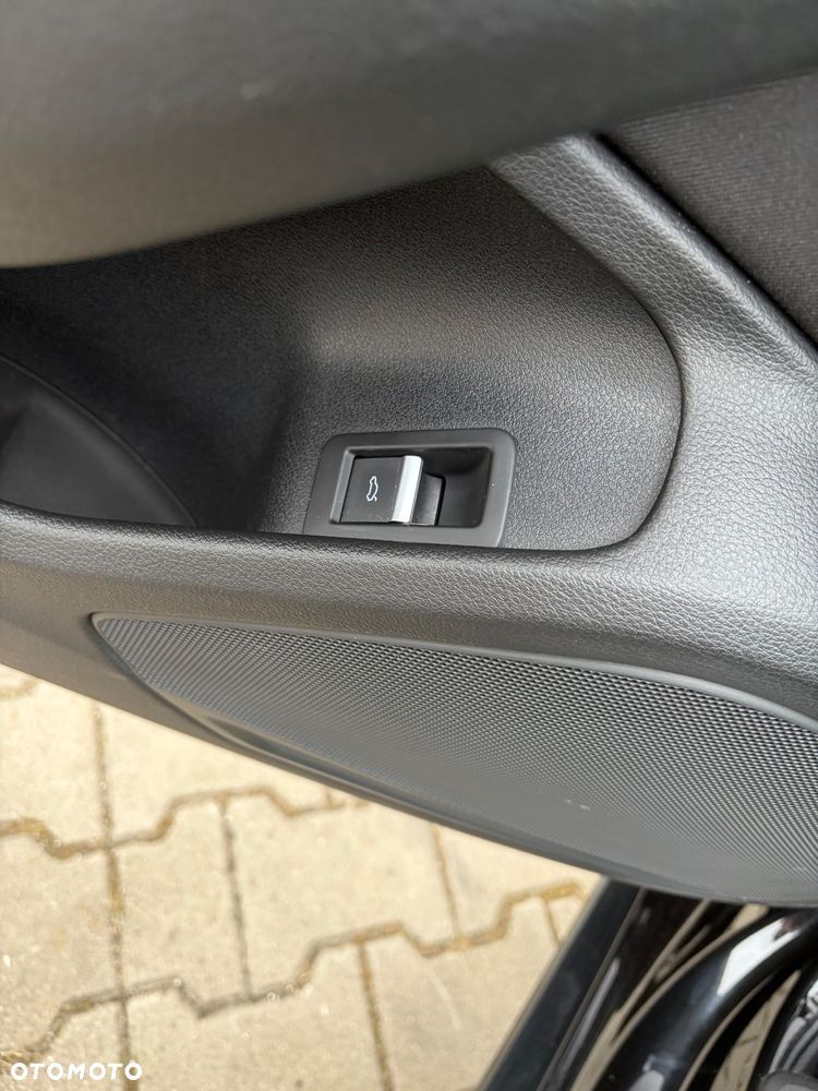 Audi A4 Avant 2.0 TDI DPF clean diesel multitronic S line Sportpaket - 19