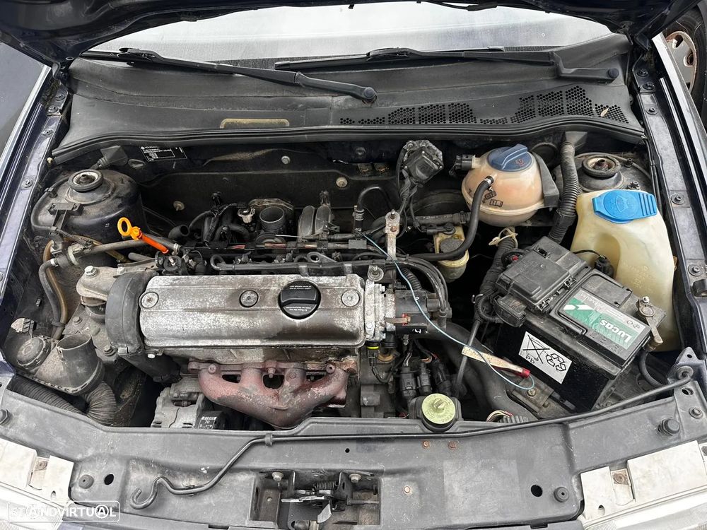 VW Polo 1.0 de 1997 para peças - 7