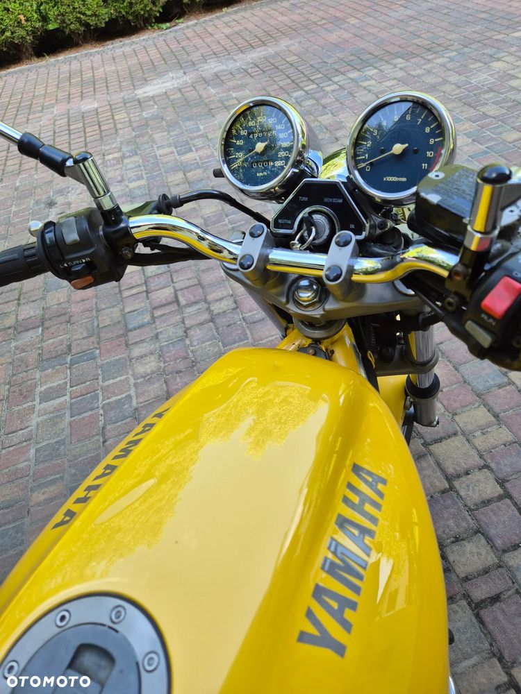 Yamaha XJ - 6