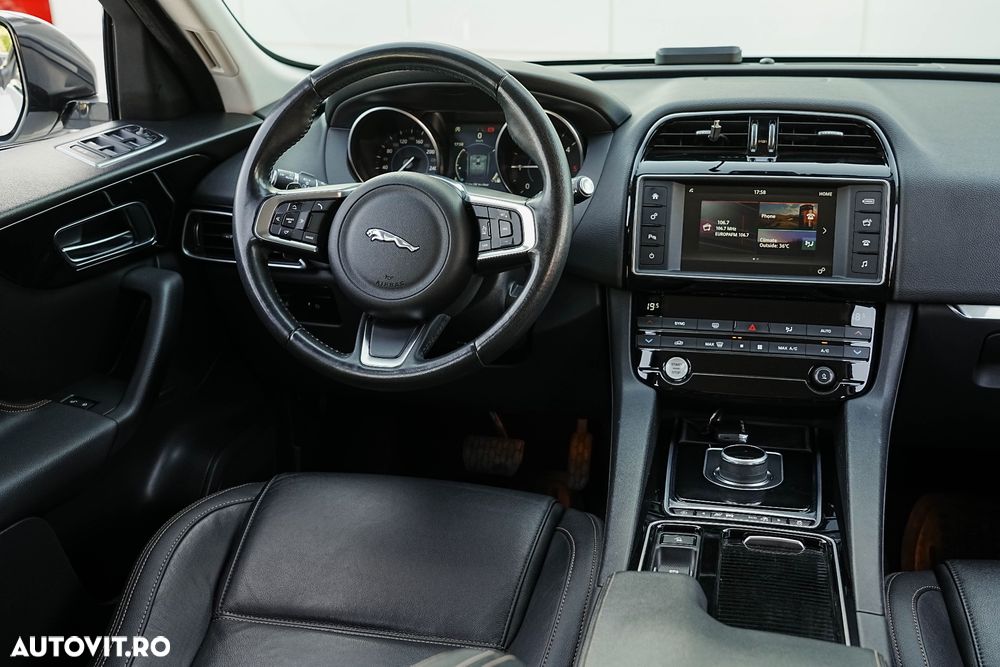 Jaguar F-Pace 20d AWD Aut. Prestige - 7