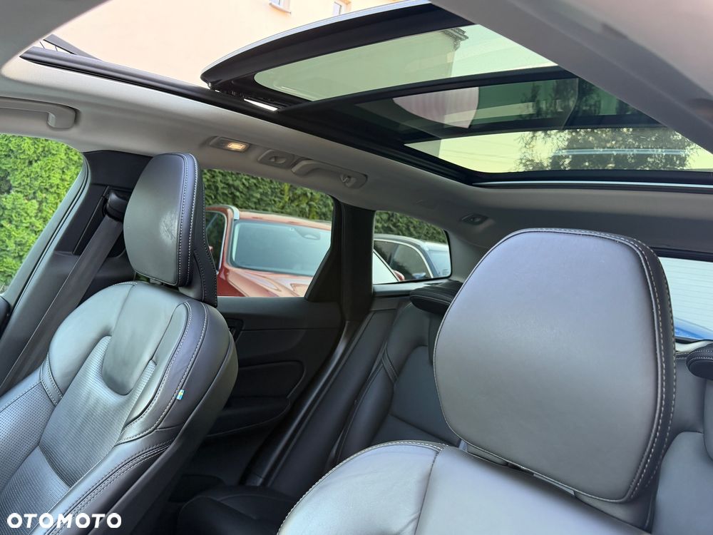 Volvo XC 60 T6 Plug-In Hybrid AWD Inscription - 10