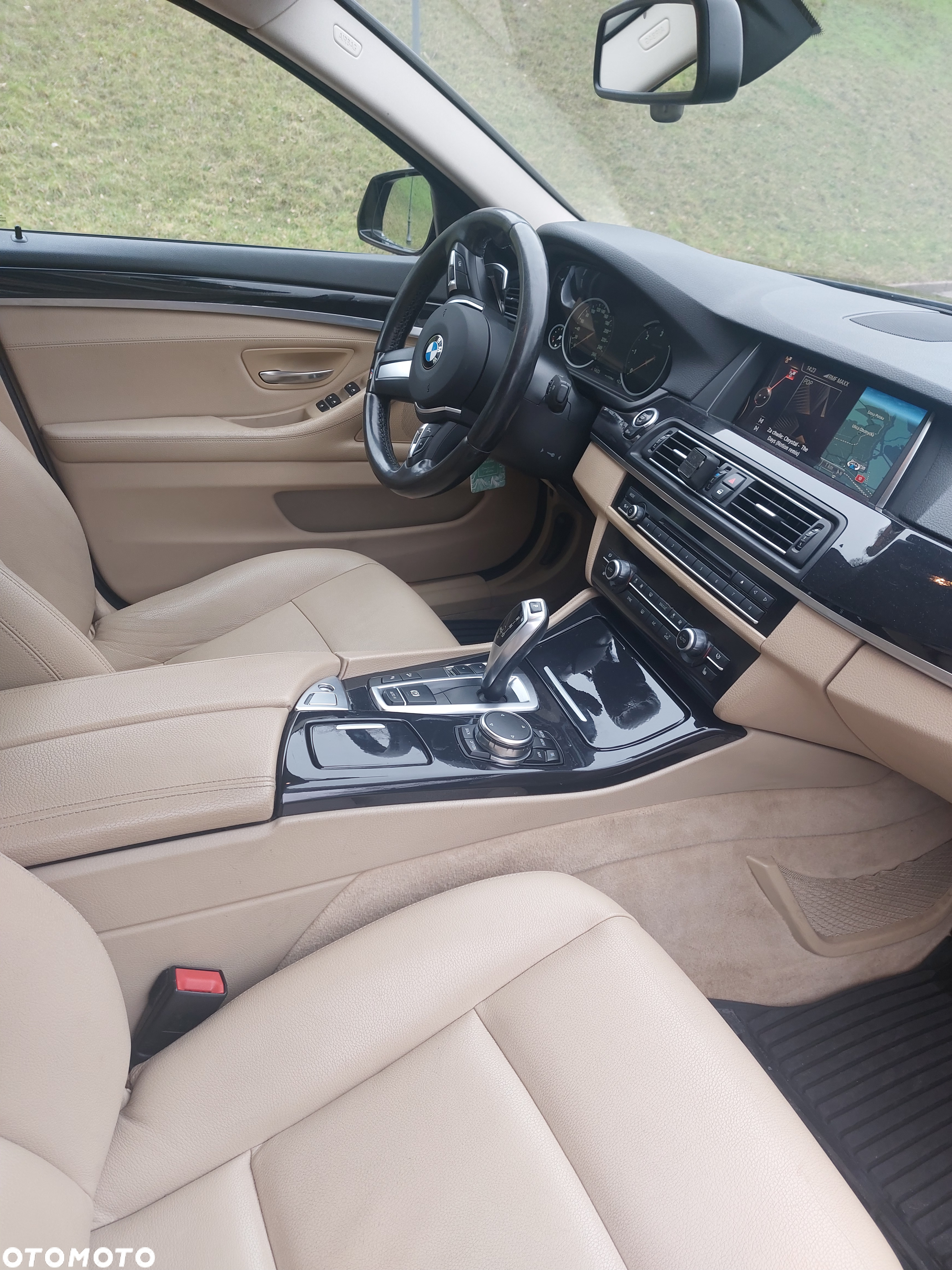BMW Seria 5 520d xDrive - 11