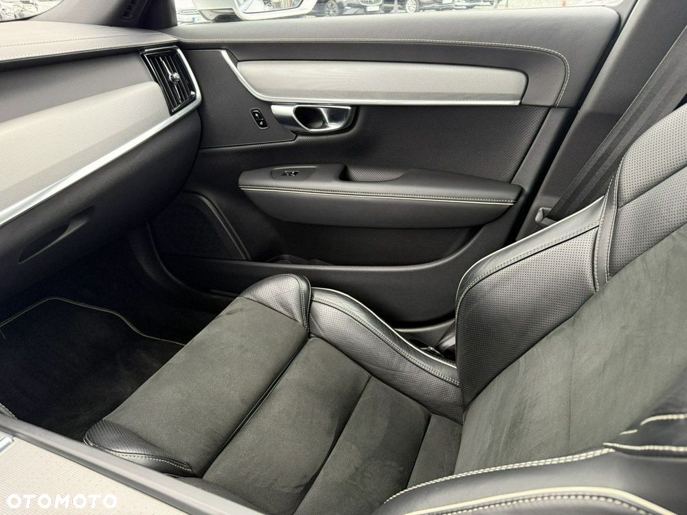 Volvo V90 D4 R-Design - 19