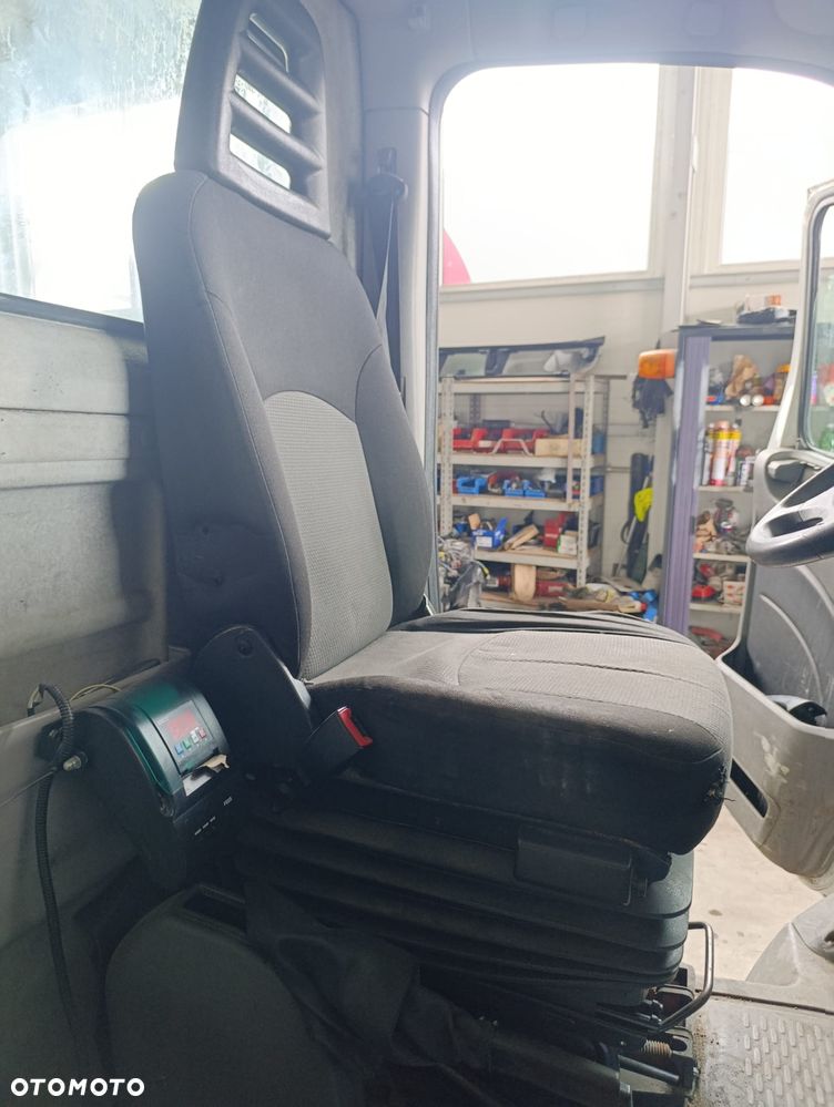 FOTEL KIEROWCY LEWY PRZÓD PNEUMATYCZNY IVECO DAILY 06-14 - 6