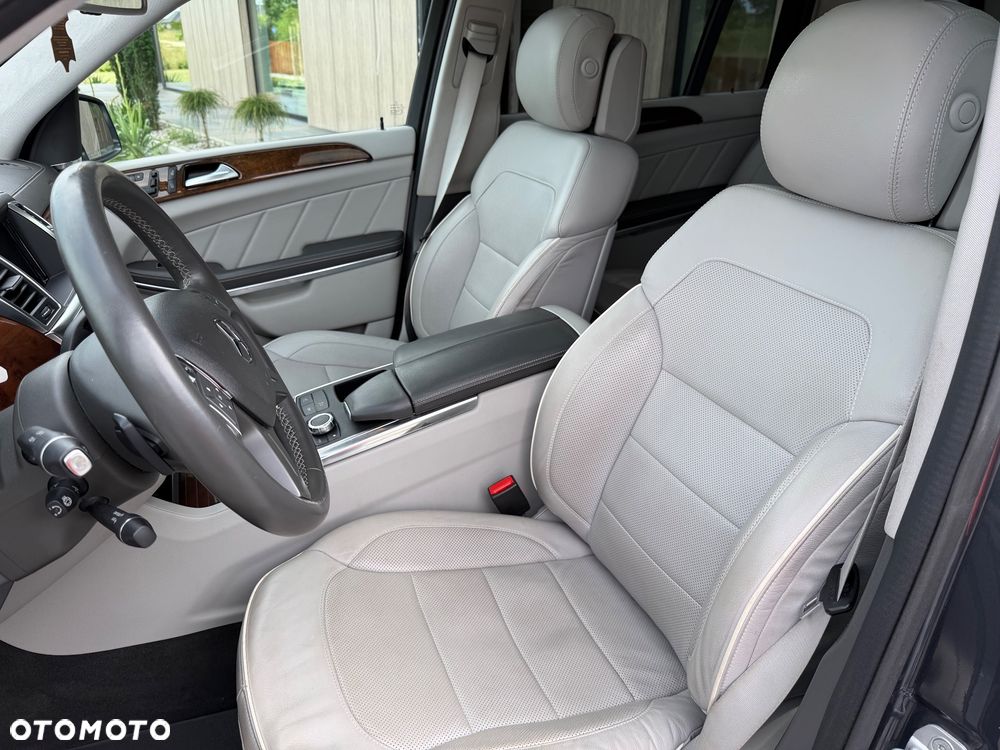 Mercedes-Benz GL 500 4-Matic - 12