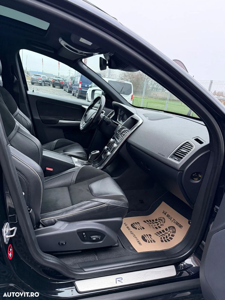 Volvo XC 60 D5 AWD Geartronic Kinetic - 12