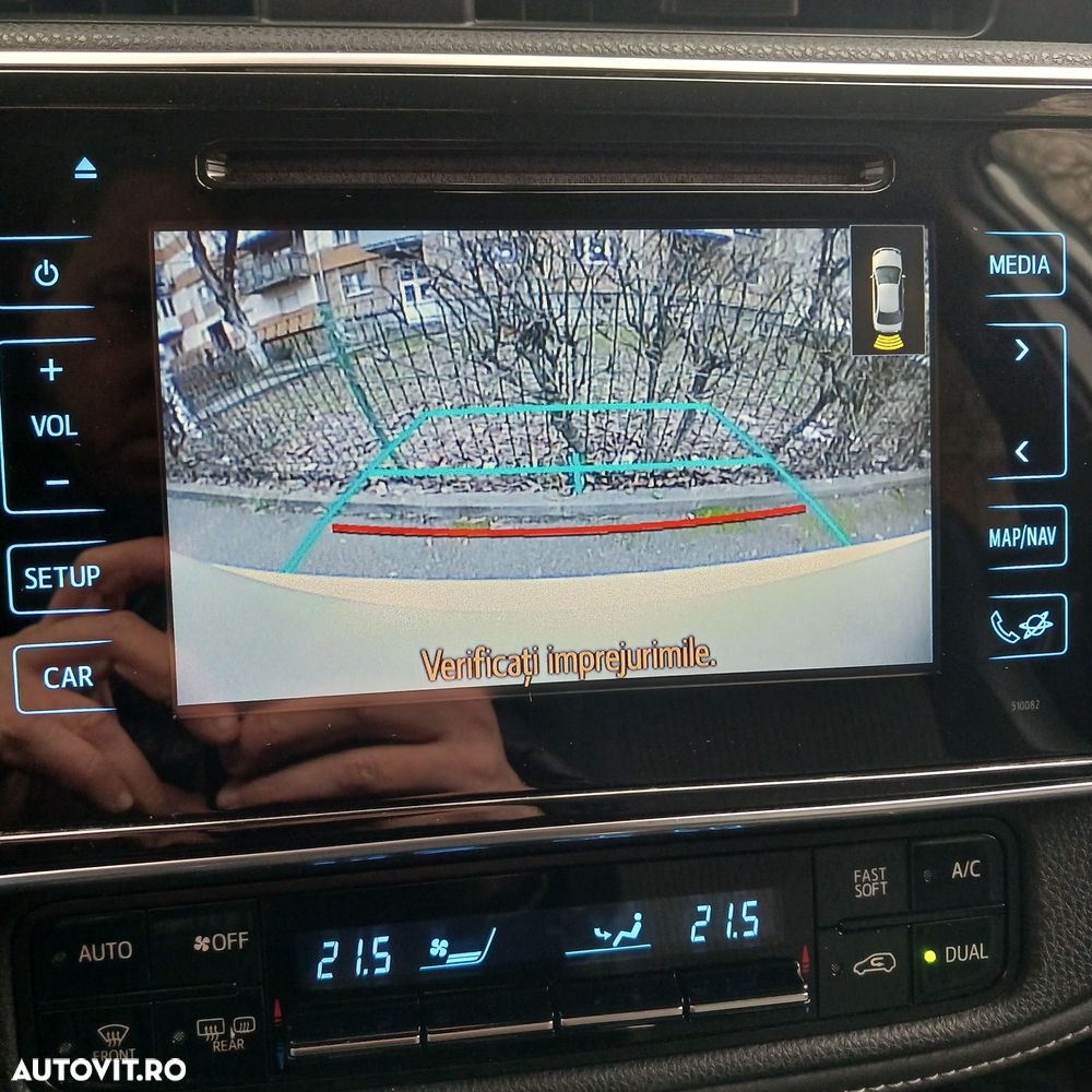 Toyota Auris 1.8 L VVT-i HSD Sol - 15