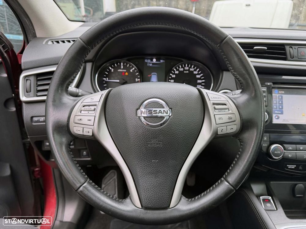 Nissan Qashqai 1.5 dCi N-Connecta 18 - 28