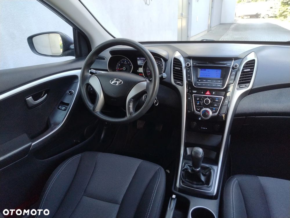 Hyundai i30 1.6 Trend - 14
