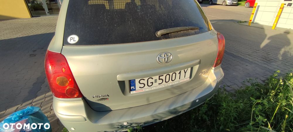 Toyota Avensis 2.0 VVT-i High - 12