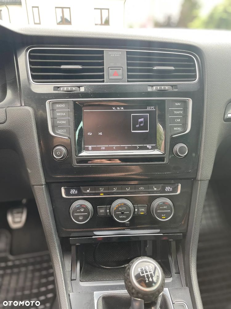 Volkswagen Golf - 35