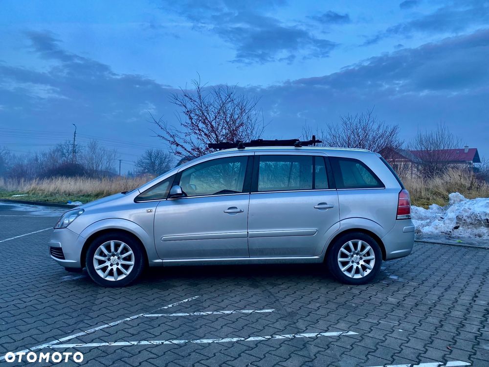 Opel Zafira 1.6 Essentia - 8