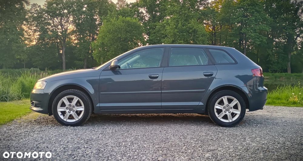 Audi A3 Sportback 1.6 Attraction - 4