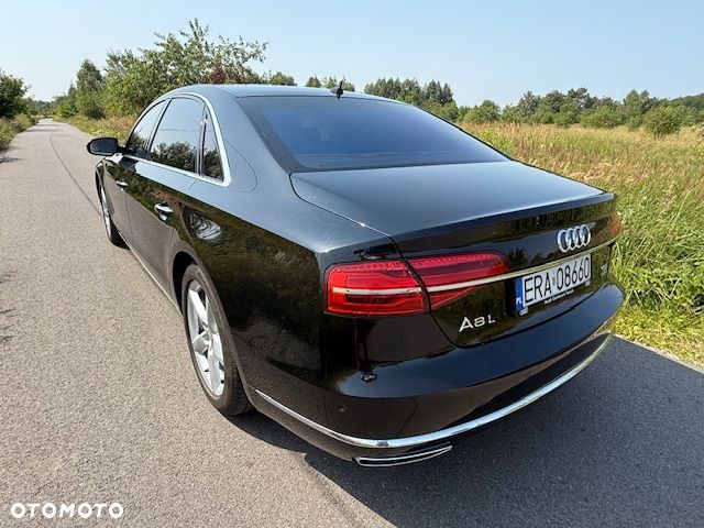 Audi A8 - 4