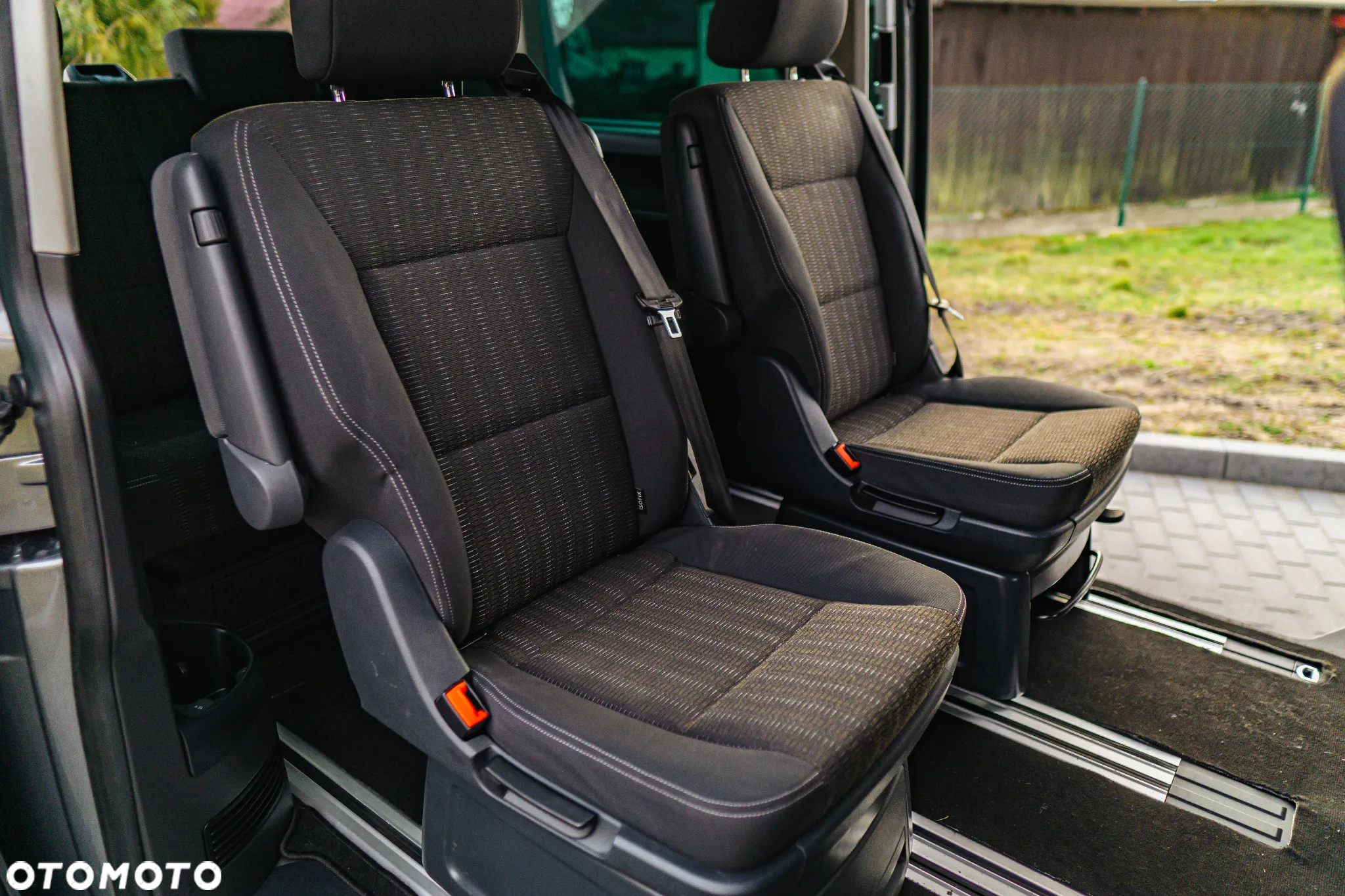 Volkswagen Multivan - 23