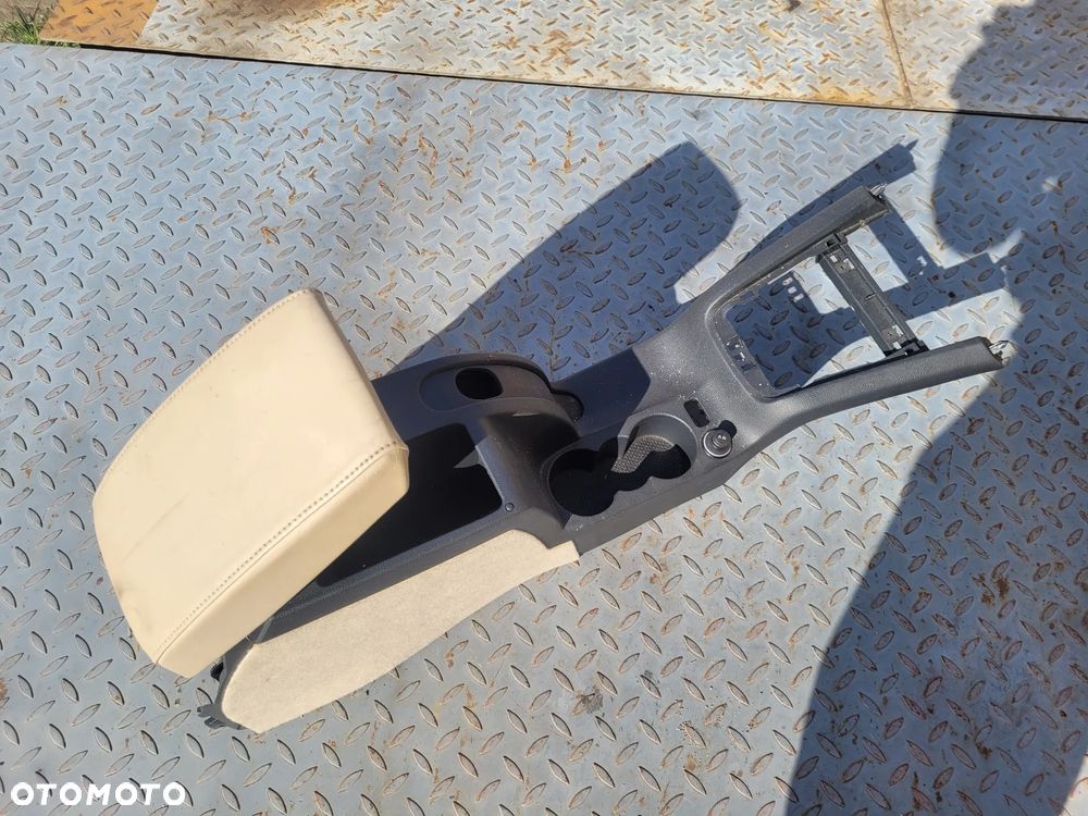 Podłokietnik tunel środkowy skórzany Skoda Octavia 2 II Europa 2007r - 4