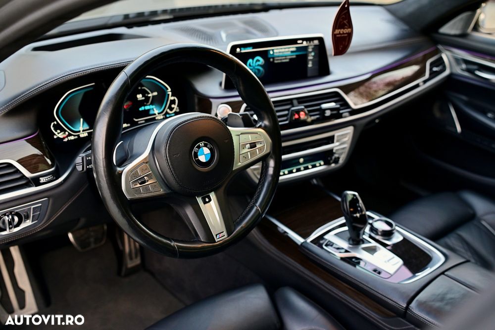 BMW Seria 7 745e - 19