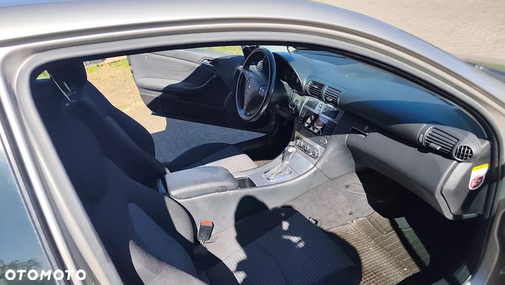 Mercedes-Benz Klasa C 200 Kompressor Automatik Sport Edition - 28