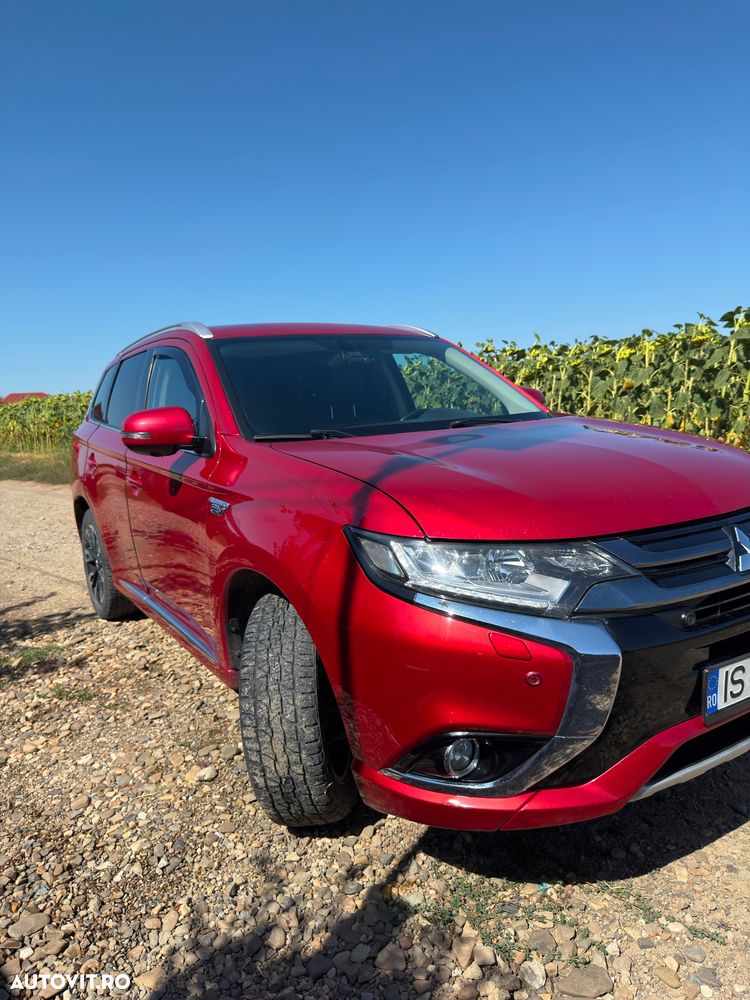 Mitsubishi Outlander 2.0 4WD Plus - 9