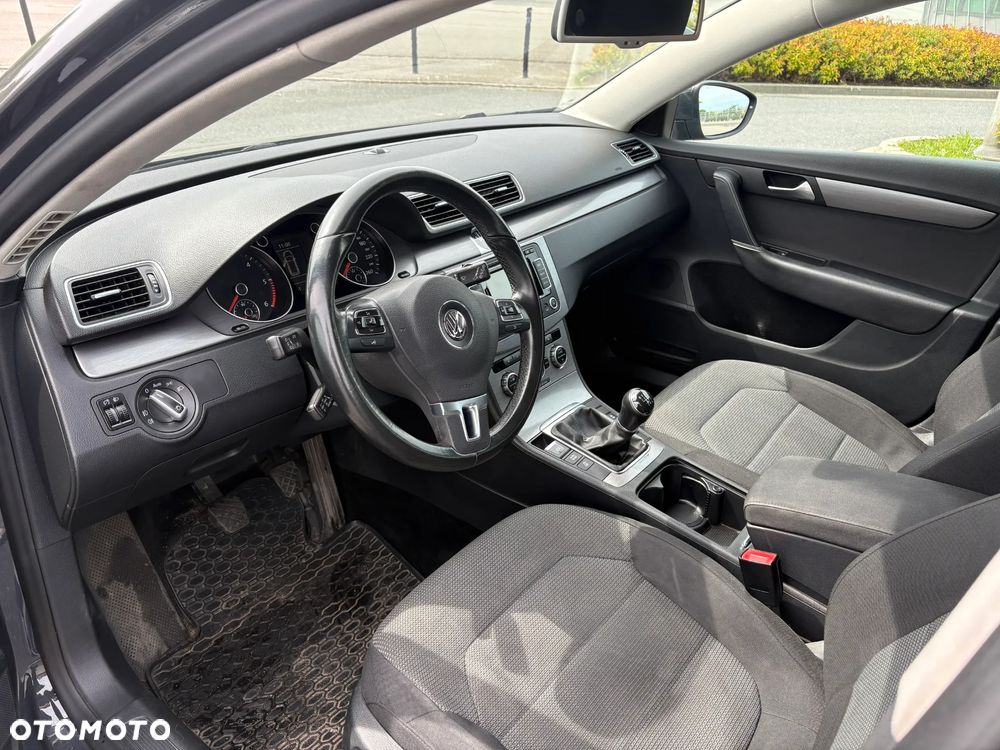 Volkswagen Passat 2.0 TDI BlueMotion Technology Comfortline - 8