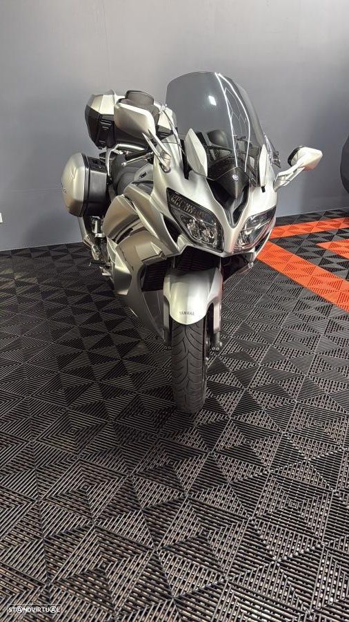Yamaha FJR Ultimate Edition - 1