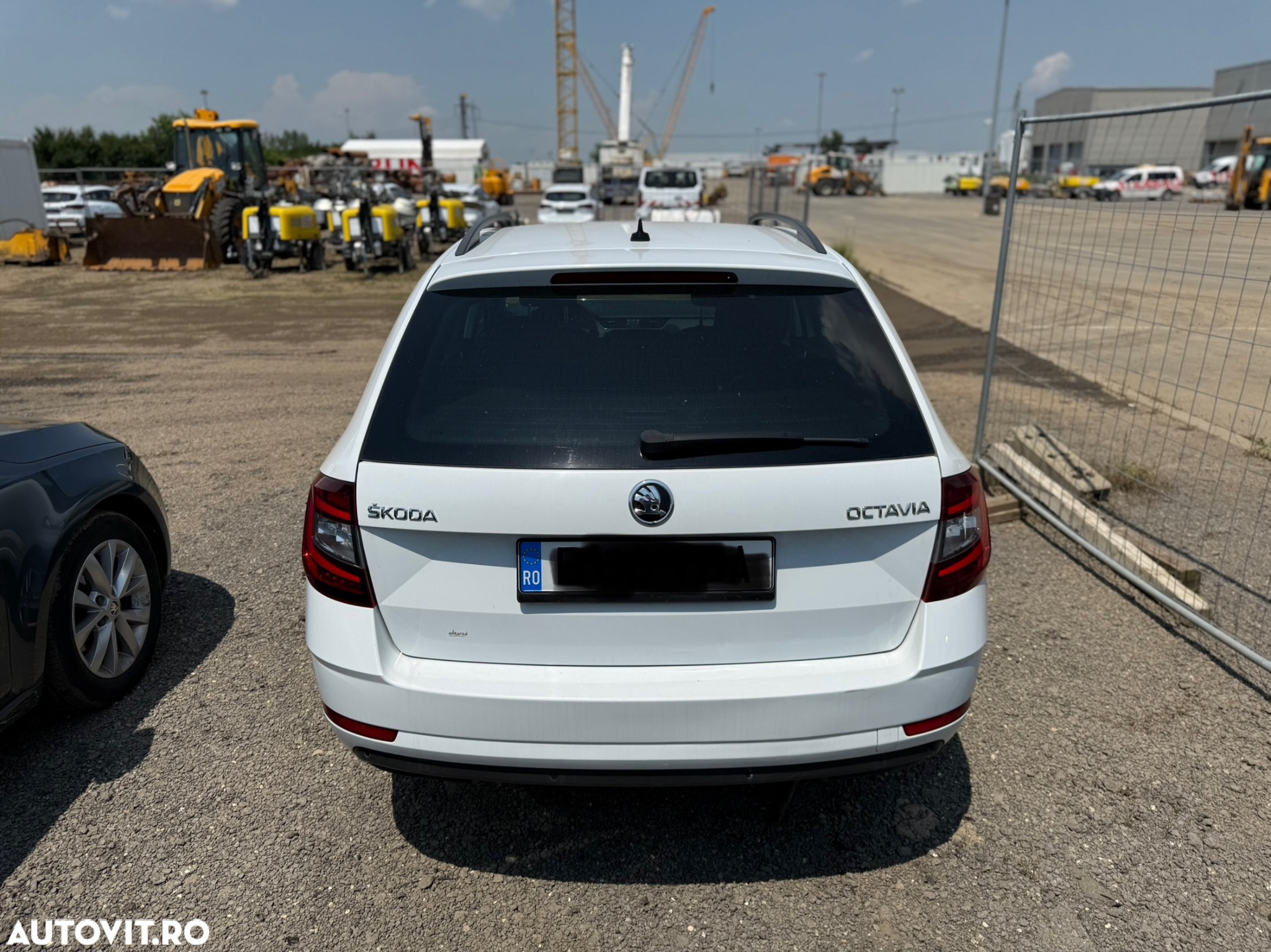 Skoda Octavia Combi 2.0 TDI DSG Style - 10