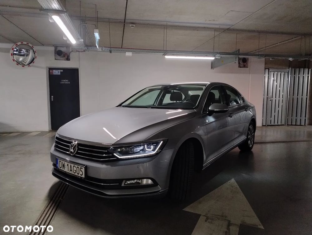 Volkswagen Passat 1.8 TSI BMT Comfortline - 1