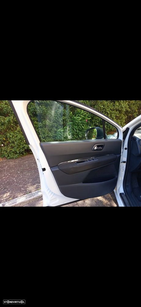 Peugeot 5008 1.6 HDi 7L Allure - 9