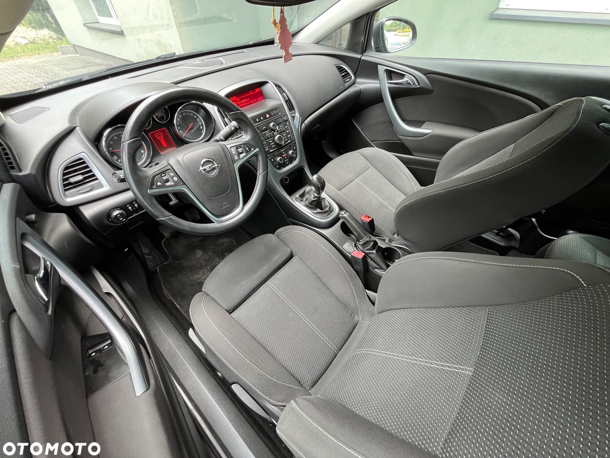 Opel Astra GTC 1.4 Turbo - 5