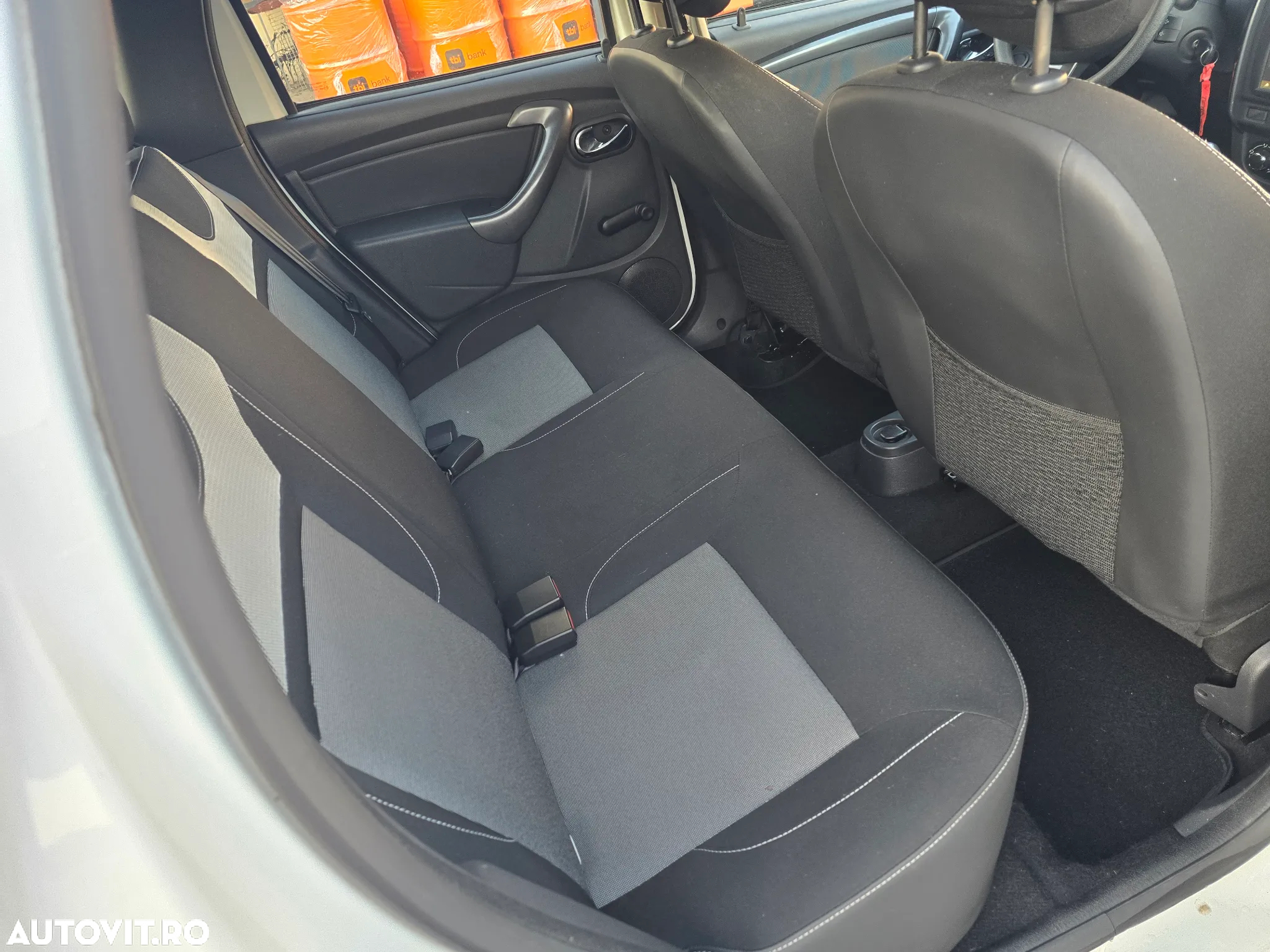 Dacia Duster 1.6 4x2 Laureate - 10