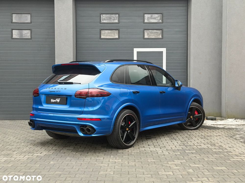 Porsche Cayenne - 2