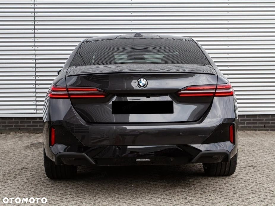BMW Seria 5 520d xDrive mHEV M Sport - 6