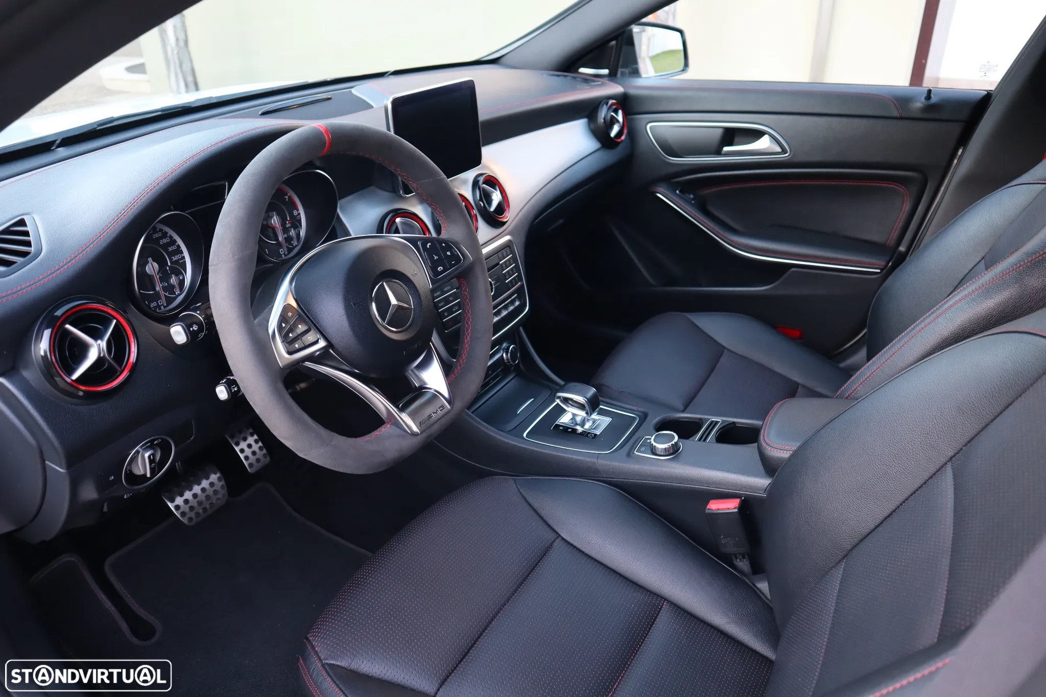 Mercedes-Benz CLA 45 AMG Shooting Brake 4Matic 7G-DCT - 17