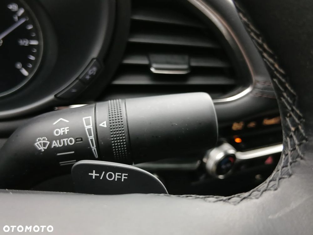 Mazda 3 2.0 mHEV Hikari - 19