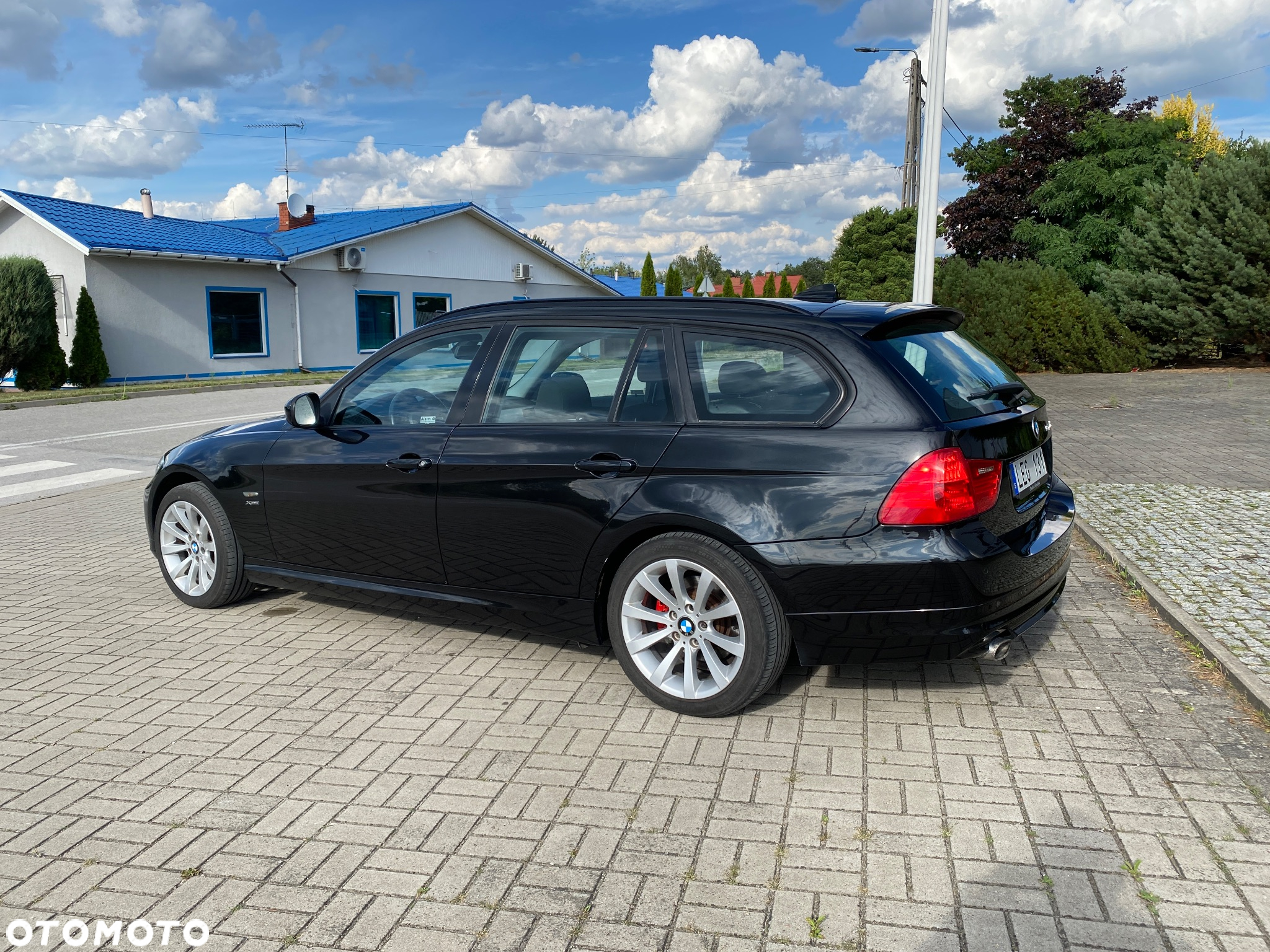BMW Seria 3 320d DPF Touring - 11