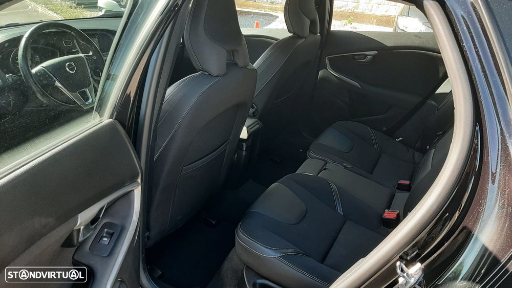 Volvo V40 2.0 D3 Momentum - 30