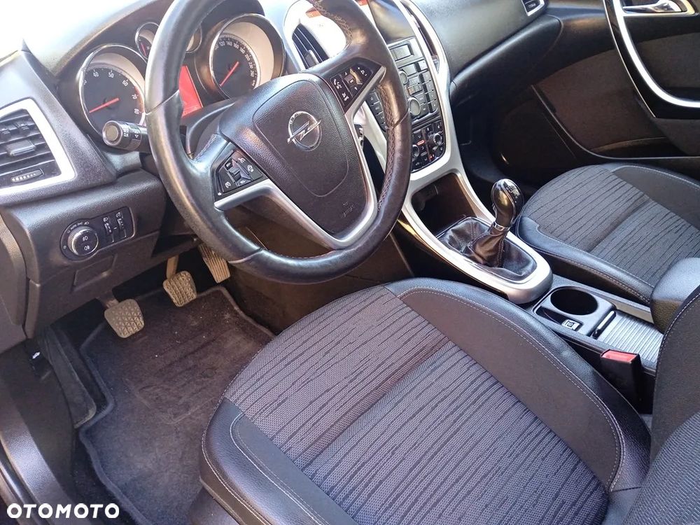 Opel Astra 1.4 T Executive EU6 - 10