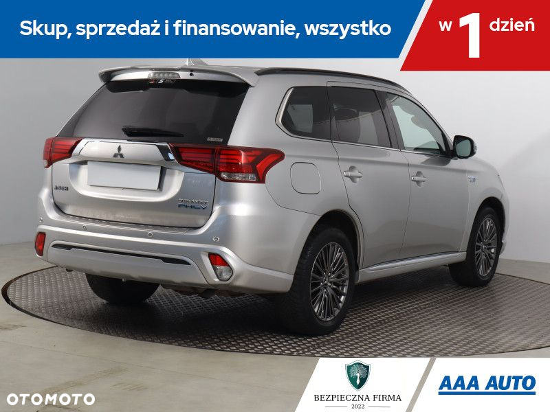 Mitsubishi Outlander - 6