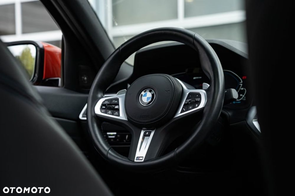 BMW Seria 3 330e xDrive - 13