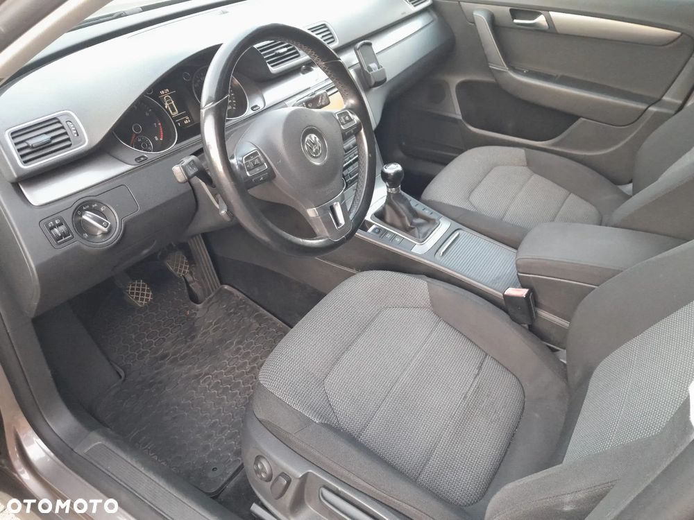 Volkswagen Passat 1.8 TSI Comfortline - 13