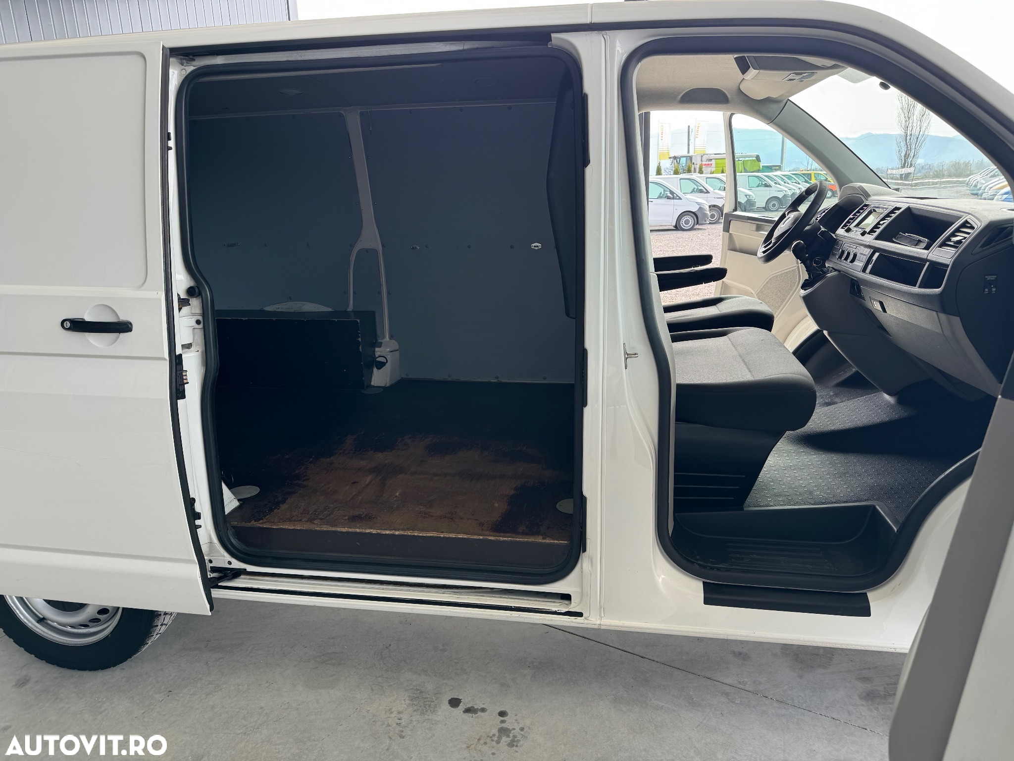 Volkswagen Transporter - 16