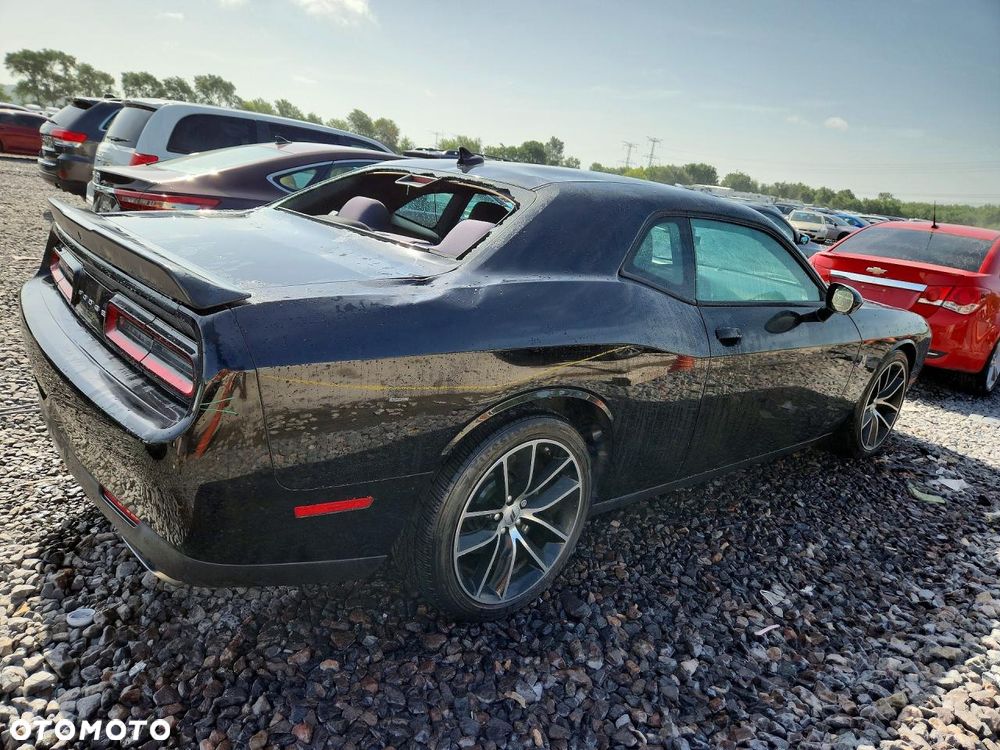 Dodge Challenger - 3