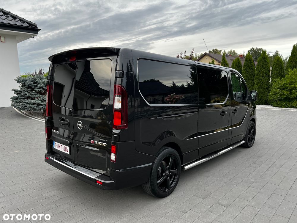 Opel VIVARO BLACK & WHITE 5 osób - 13
