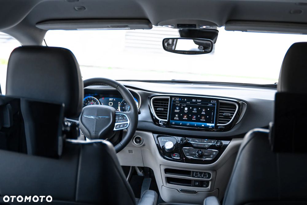 Chrysler Pacifica - 10