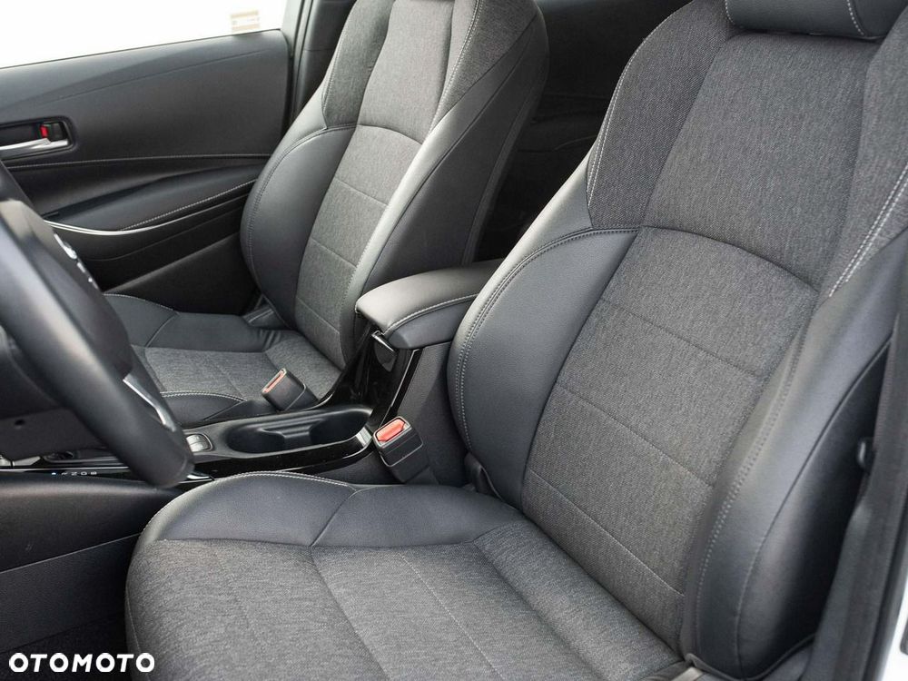 Toyota Corolla - 13