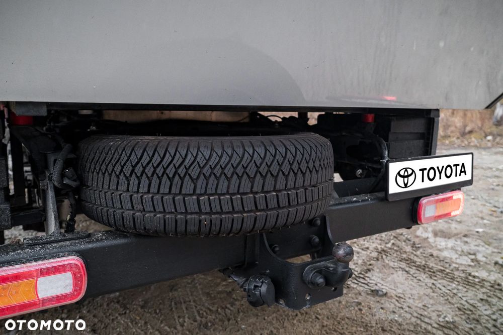 Toyota Hilux 4x4 Extra Cab - 24