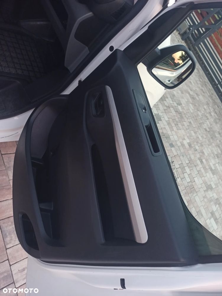 Opel Vivaro - 37
