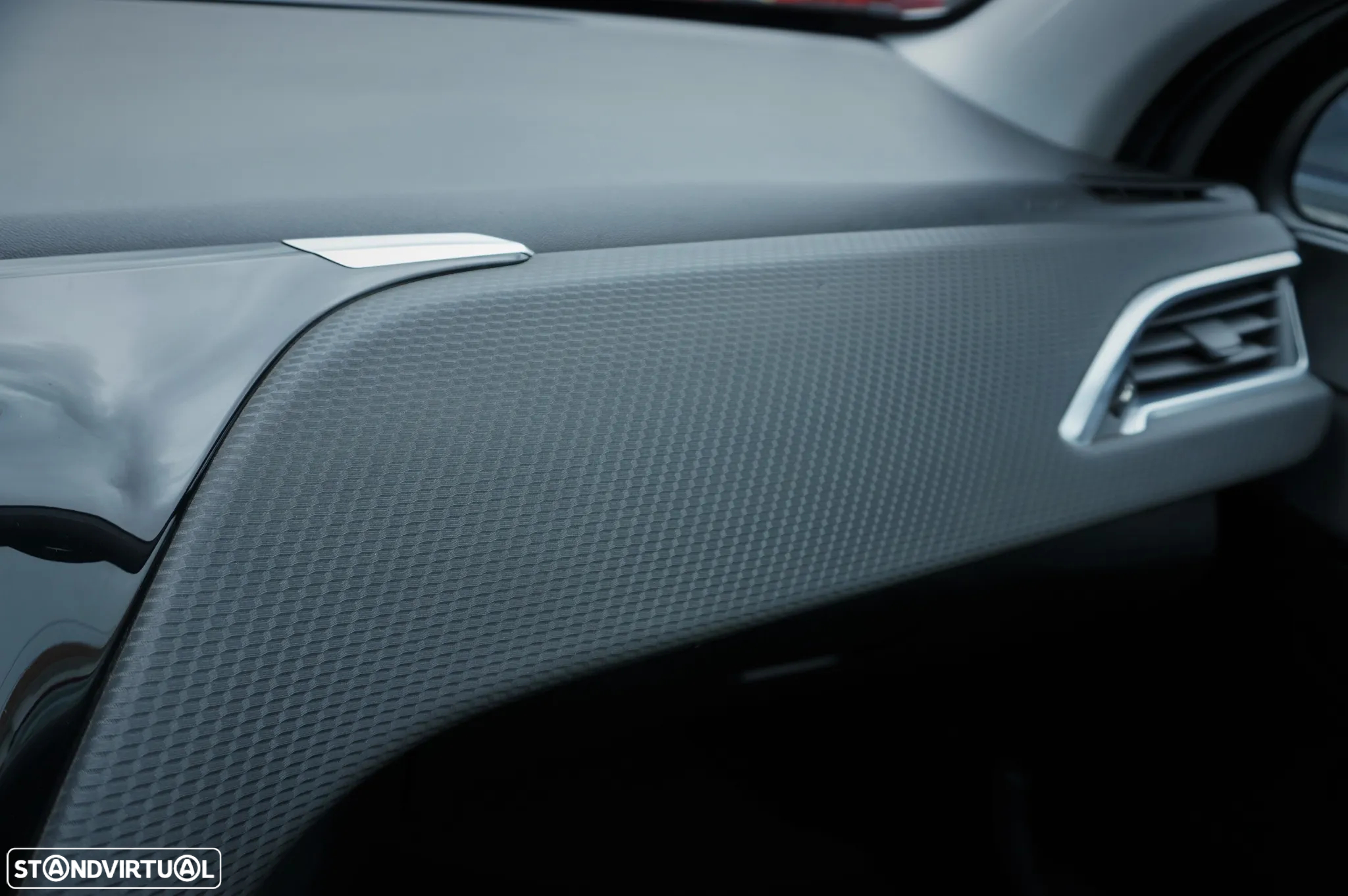 Peugeot 208 1.6 BlueHDi Style - 32